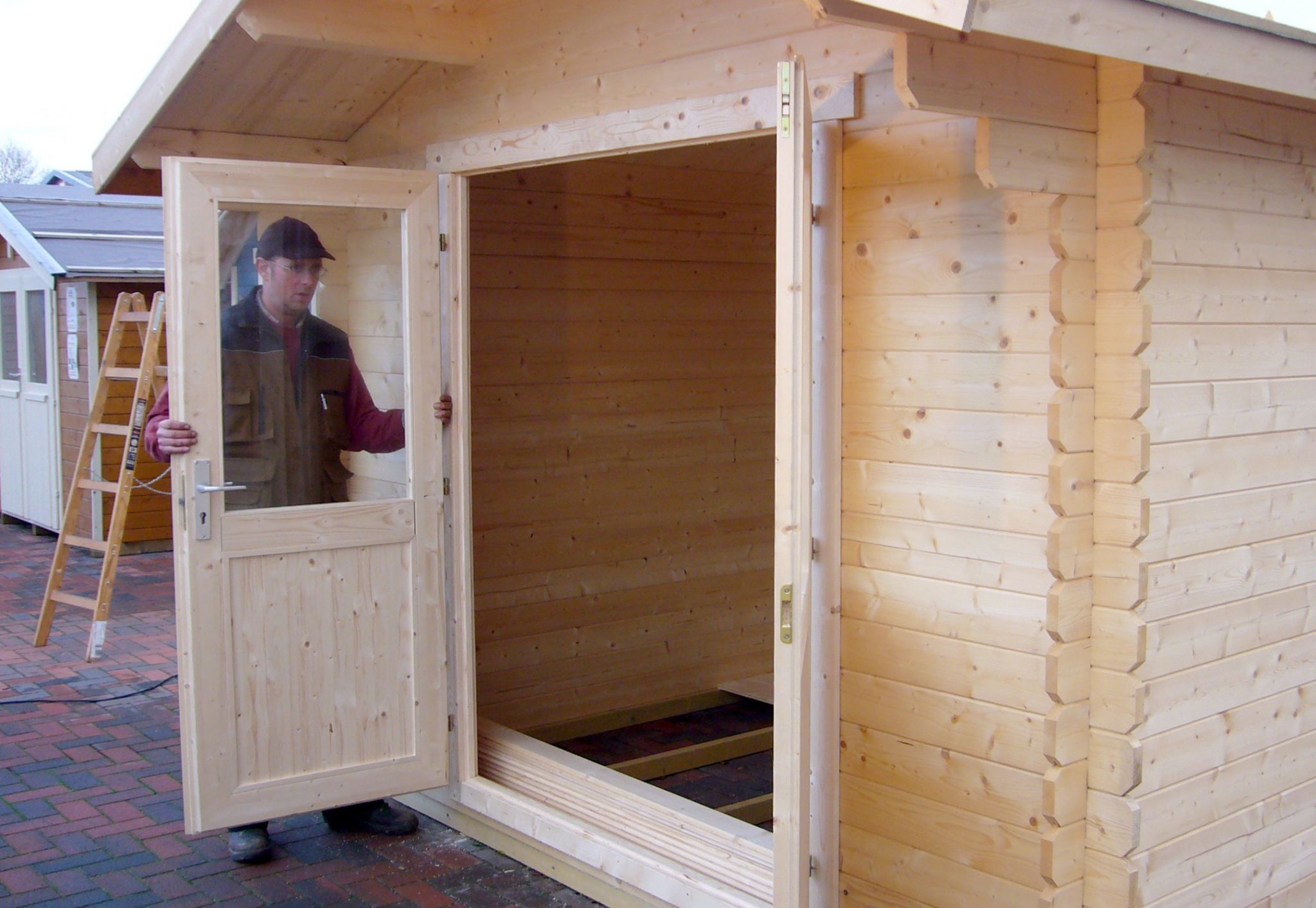 Gartenhaus selber bauen mit unserer Gartenhaus Bauanleitung WDT Emden